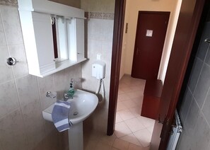 Bathroom - KASTRI HOTEL (Tempi)