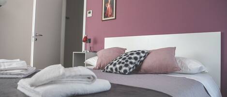 1 chambre, fer et planche à repasser, Wi-Fi, draps fournis