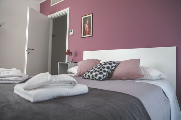 1 camera, ferro/asse da stiro, Wi-Fi, lenzuola