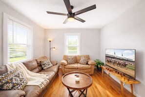 Televisión y oficina 