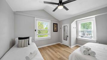 2 soverom, strykejern/-brett, wi-fi og sengetøy