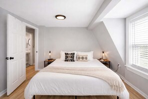 2 habitaciones, tabla de planchar con plancha, wifi y ropa de cama