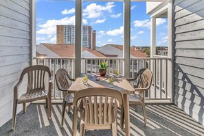 تناول الطعام بالخارج