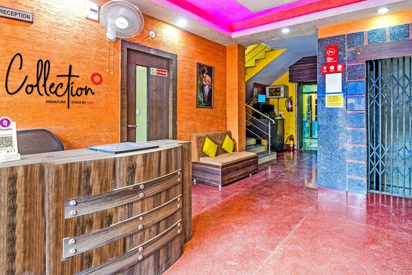 ฝ่ายต้อนรับ