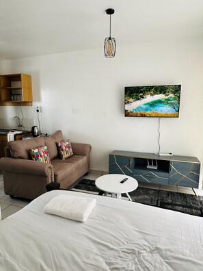 1 bedroom, free WiFi, bed sheets - Furnished Apartment Bnb Ngong Road 254722312103 with Wi-Fi & swimming pool (Nairobi)