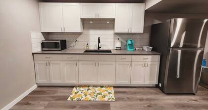 Cozy Getaway: Stylish Oasis with Premium Amenities