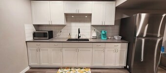 Cozy Getaway: Stylish Oasis with Premium Amenities