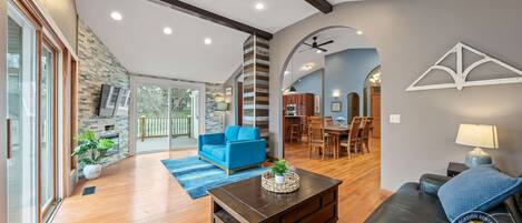 TV, fireplace, offices