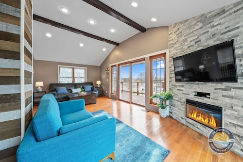 Exclusive Lake Como Escape with Bar and Pool Table