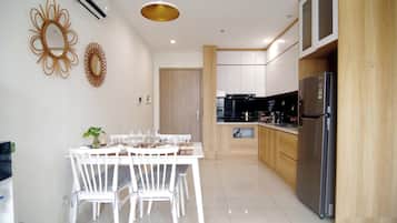 Family Apartment | In-room dining
