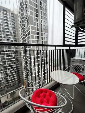 Deluxe Apartment | Balcony - NVT Housing - Vinhomes Ocean Park Apartment Hanoi (Hanoi)
