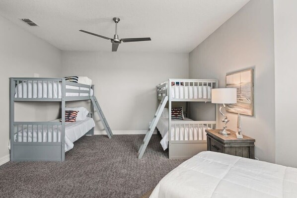 5 chambres, fer et planche à repasser, lit parapluie, Wi-Fi