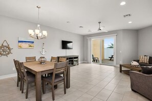 Interior - Fortebello Beachside 150 (Indian Harbour Beach)