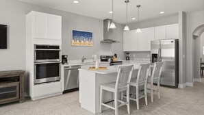 Coffee/tea maker, fridge, microwave, oven - Fortebello Beachside 154 (Indian Harbour Beach)