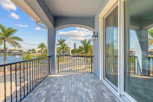 Fortebello Beachside 170 With PRIVATE POOL