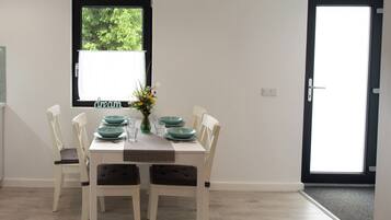 Nhà gỗ, 2 phòng ngủ | Phòng ăn