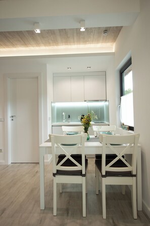 Chalet, 2 Bedrooms | Private kitchenette | Fridge, stovetop, coffee/tea maker, cookware/dishes/utensils - Mogosa Village (Baia-Sprie)
