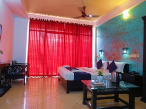 Deluxe Double Room | Desk, free WiFi, bed sheets - The View Munnar (Devikolam)