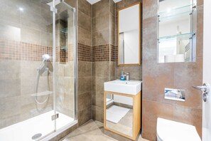 Apartment | Bathroom