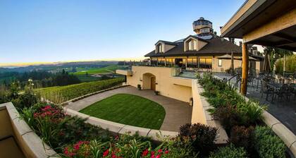 Private Willamette Valley Retreat Near State Park!