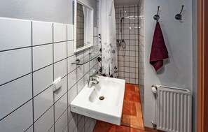 Shower - Cozy apartment in Mirow with WiFi (Mirow)
