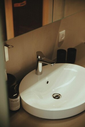 Eco-friendly toiletries, towels, soap, toilet paper - Solterra Poolhouse 2 - Tisens Tiny House40m2 (Tisens)
