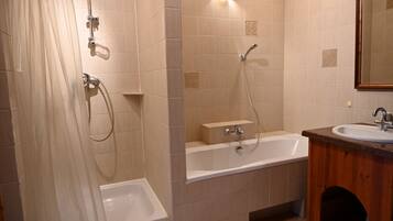 Comfort House | Bathroom | Hair dryer