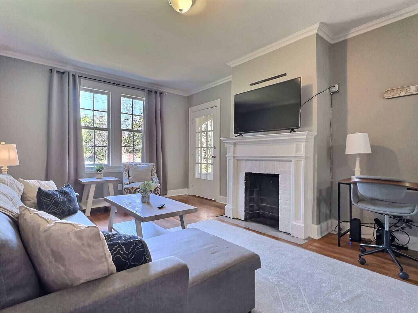 Pet Friendly Central 2 bed, 1 bath in MGM!