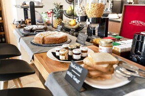 Free daily full breakfast - Dimora Bonafede Ibla Design Rooms (Ragusa)