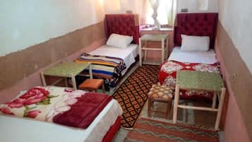 5 habitaciones, caja de seguridad en la habitación y escritorio