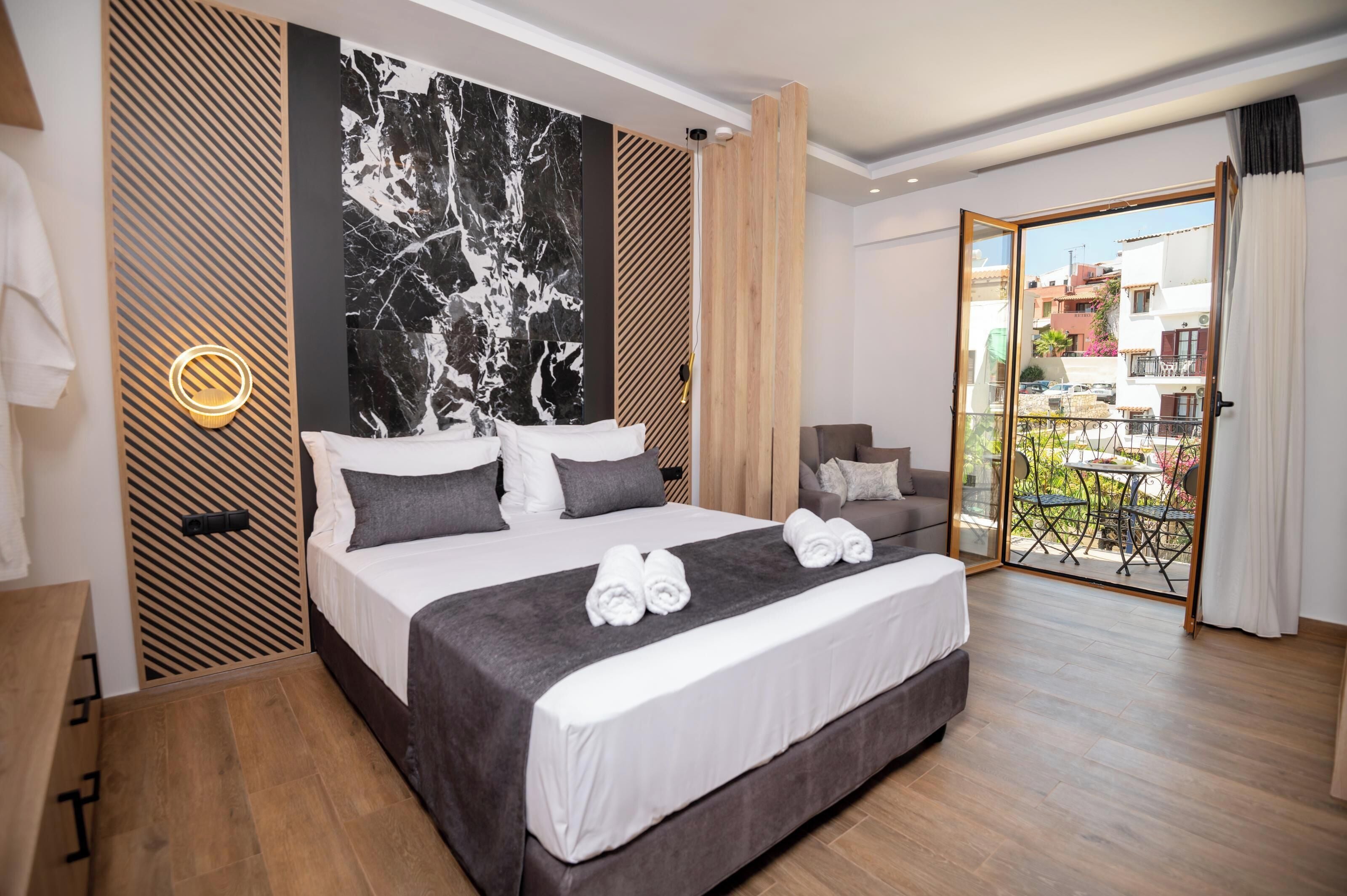 Suite – standard | Safe på rommet, blendingsgardiner, lydisolert og strykejern/-brett