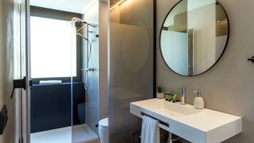 Superior Apartment, 1 Queen Bed with Sofa bed | Bathroom
