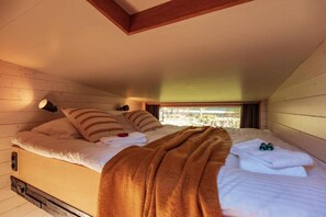 1 chambre, bureau, draps fournis