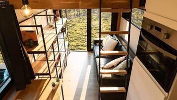 1 bedroom, desk, bed sheets