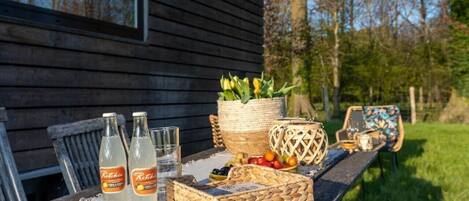 屋外ダイニングエリア