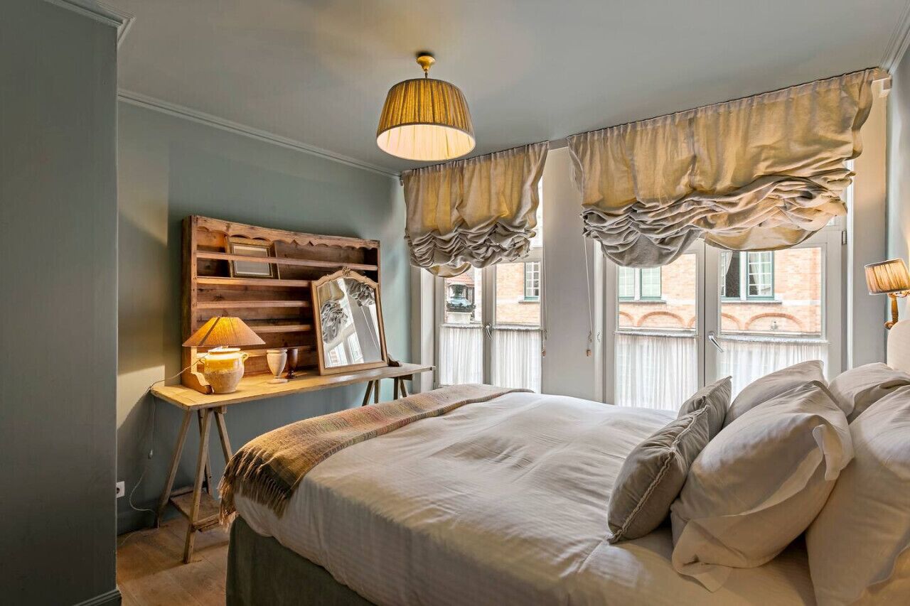 2 Schlafzimmer, Schreibtisch, Bügeleisen/Bügelbrett, Reisekinderbett