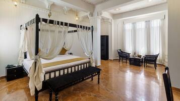 Luxury Room | 1 bedroom, in-room safe, soundproofing