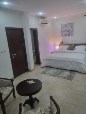 5 Schlafzimmer, Bügeleisen/Bügelbrett, WLAN, Bettwäsche