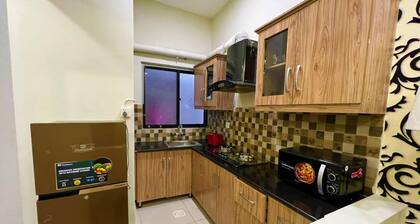 the Realtors inn Luxurious 1bed Apartment dha 2