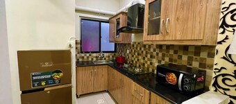 the Realtors inn Luxurious 1bed Apartment dha 2