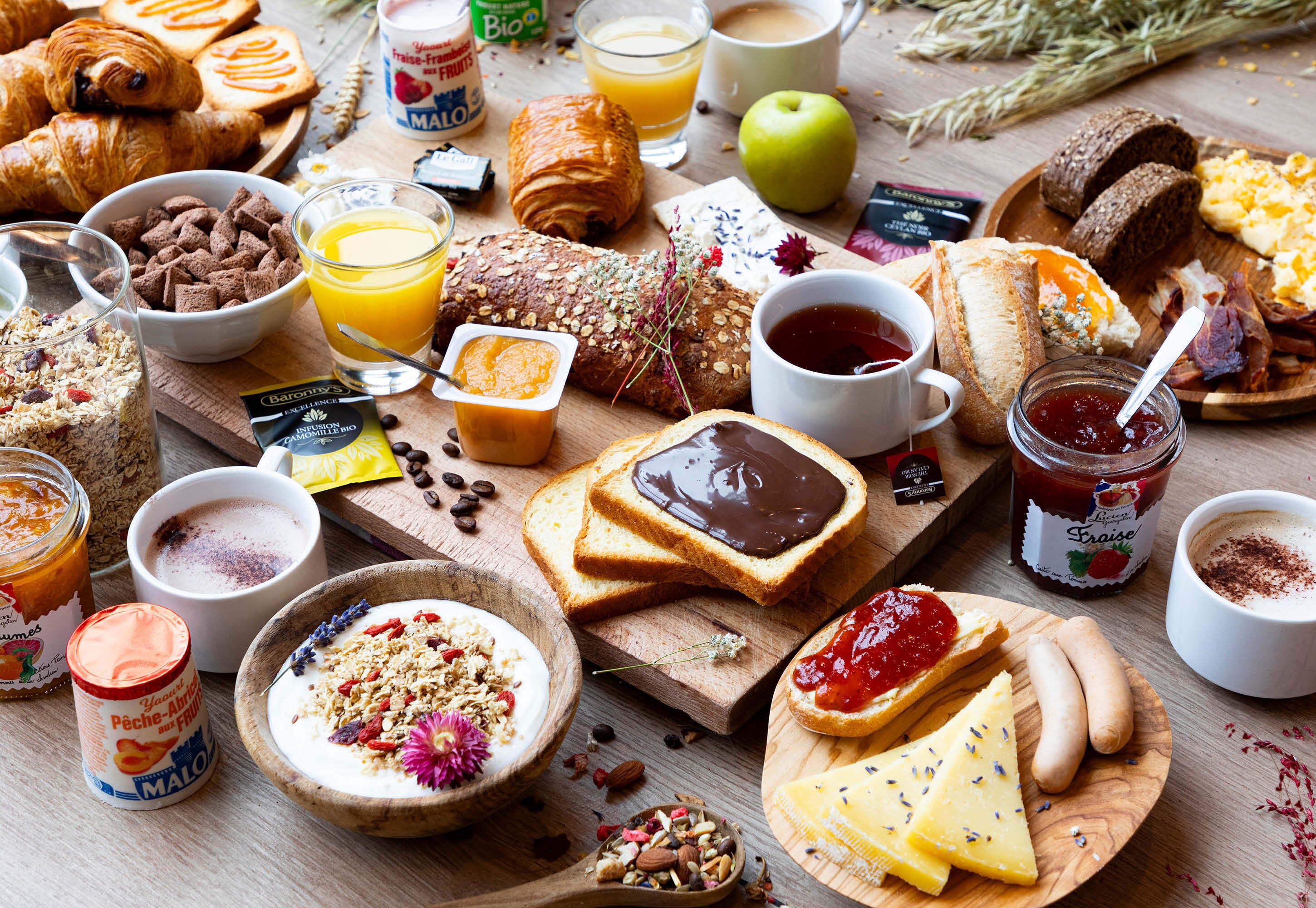 Daily buffet breakfast for a fee