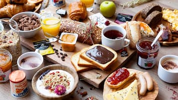 Daily buffet breakfast for a fee