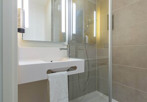 Dusche, Handtücher, Seife, Shampoo