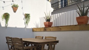 Outdoor dining - BairroSweethome 3A Lisboa (Lisboa)