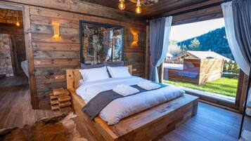 Exclusive Villa | Egyptian cotton sheets, premium bedding, down duvets, free minibar