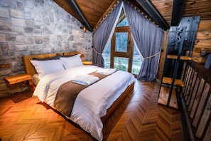 Premium Suite | 1 bedroom, Egyptian cotton sheets, premium bedding, down comforters