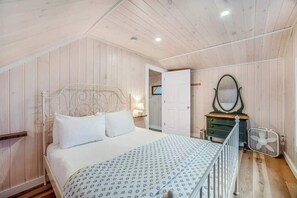 Unclassified image, 5 of 25, button