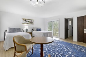 3 slaapkamers, een strijkplank/strijkijzer, gratis wifi, beddengoed