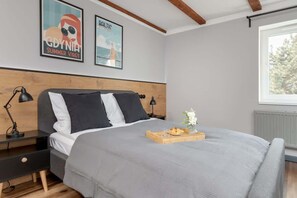 Unclassified image, 4 of 27, button