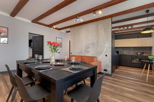 Spacious Apartment | 3 Bedrooms | Billiard Table